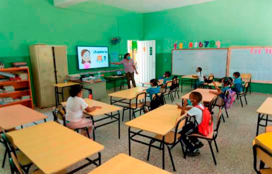 Educación reitera el llamado a reiniciar las clases el martes en el Gran Santo Domingo