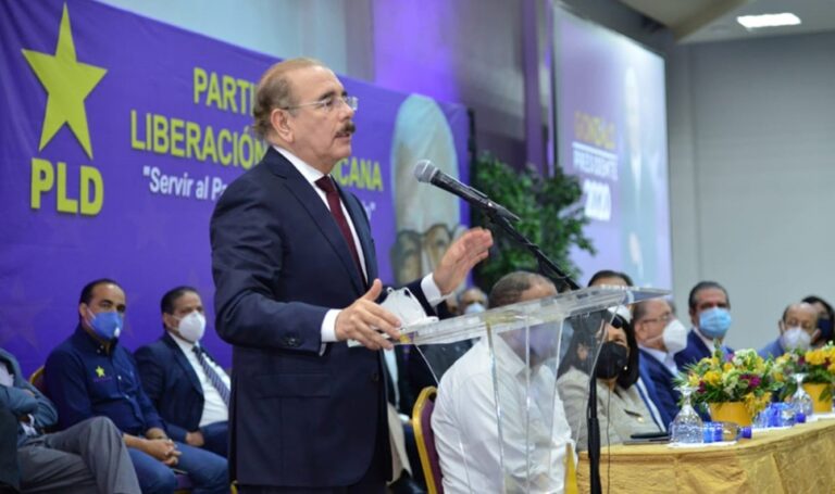 Danilo Medina juramentará nuevos miembros en el PLD este domingo