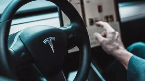 Musk promete robotaxis Tesla para 2024: coches autónomos sin pedales ni volante