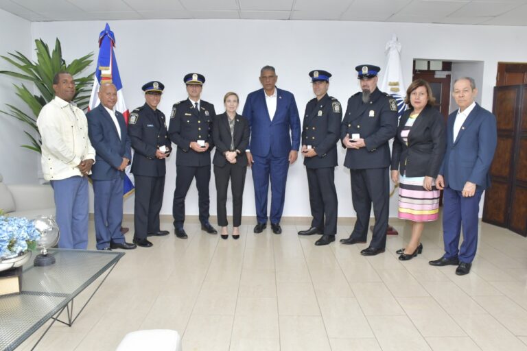 Policía de Canadá elogia esfuerzos del gobierno dominicano por transformar la Policía Nacional