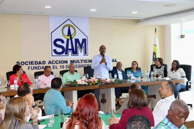 Fuerza del Pueblo realiza encuentro con periodistas y comunicadores de Santo Domingo Este