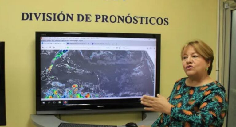 Disturbio tropical en mar Caribe y vaguada continuarán generando aguaceros este domingo y lunes