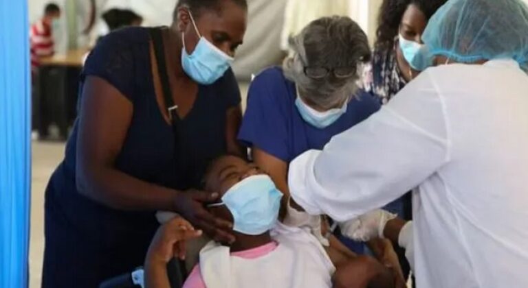 En Haití el cólera hace que las personas se olviden del covid-19