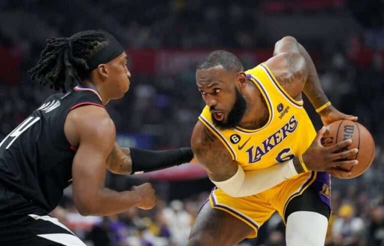 LeBron se lesiona y Clippers se imponen a Lakers, que están en su peor arranque