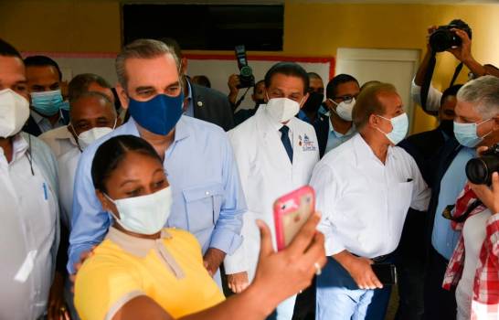 Presidente Luis Abinader advierte sobre otro brote de Covid en República Dominicana