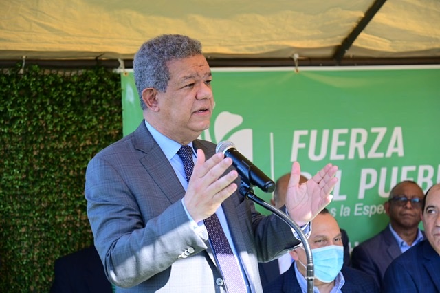 Leonel Fernández dice hablar de reforma constitucional es absolutamente innecesario y una forma de distracción