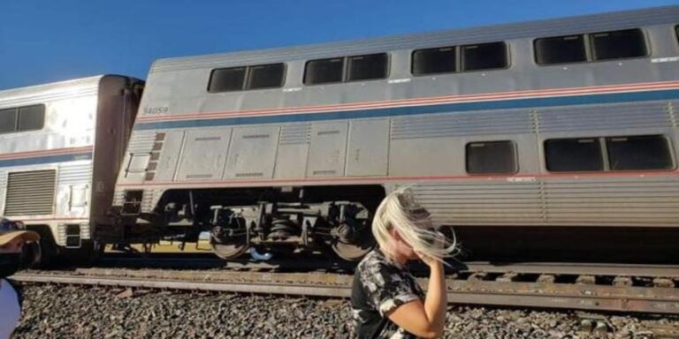 EEUU: Tres muertos y decenas de heridos tras descarrilamiento tren