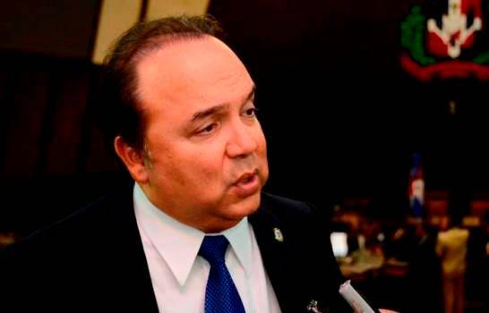 Vinicito Castillo advierte JCE no puede coartar libre expresión de políticos