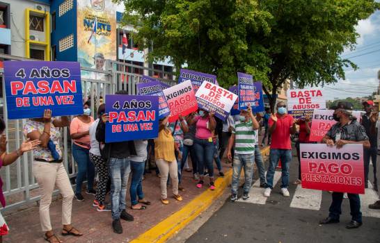 Cancelados de Alcaldía Santo Domingo Norte reclaman pago de prestaciones
