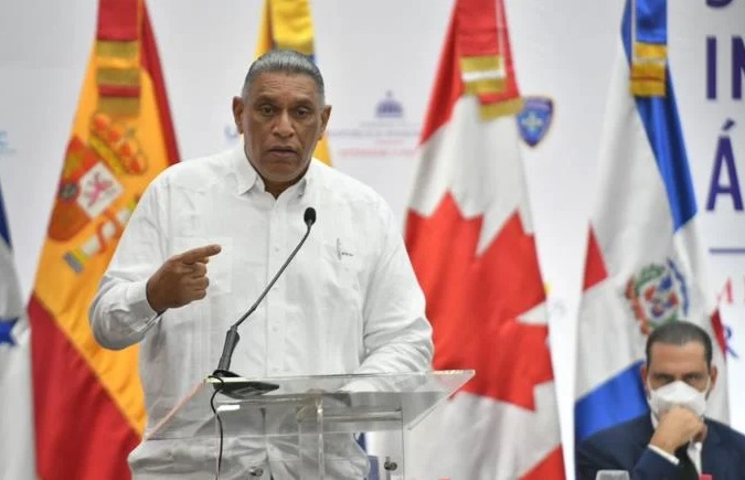 Chu Vásquez  admite que se van a depurar los 39 mil miembros de la Policía Nacional