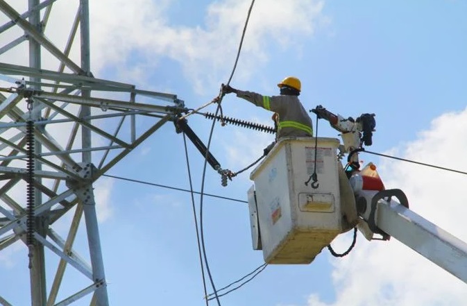 Morrison afirma aumento en tarifa eléctrica no afectará bolsillo de los dominicanos