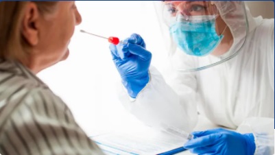 Gobierno de Francia deja de pagar los test PCR a los no vacunados