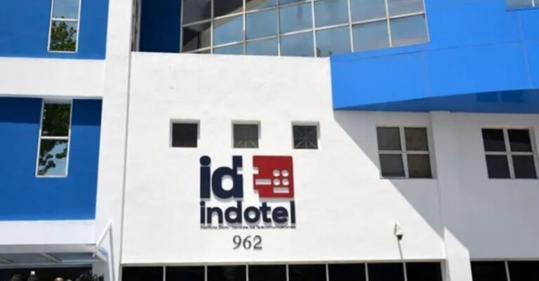 Indotel cierra 45 emisoras FM que operaban sin permisos y 13 revendedores ilegales de internet