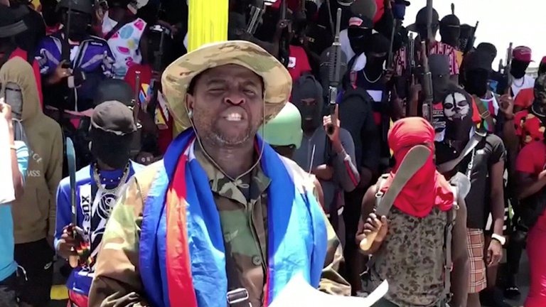 Líder de la principal banda de Haití chantajea al primer ministro con el combustible