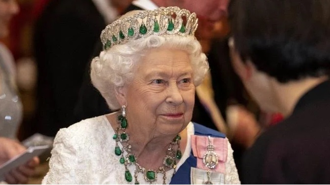 Isabel II rechaza el premio «Anciana del año» porque no se siente vieja