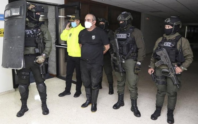 El Clan del Golfo asesinó a un intendente de la policía colombiana y a otros 41 agentes