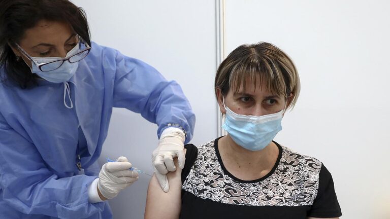 Más de la mitad de la población dominicana ya tiene dos vacunas contra el COVID-19