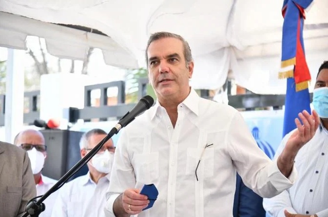 Presidente Luis Abinader anuncia la construcción de tres centros de trauma