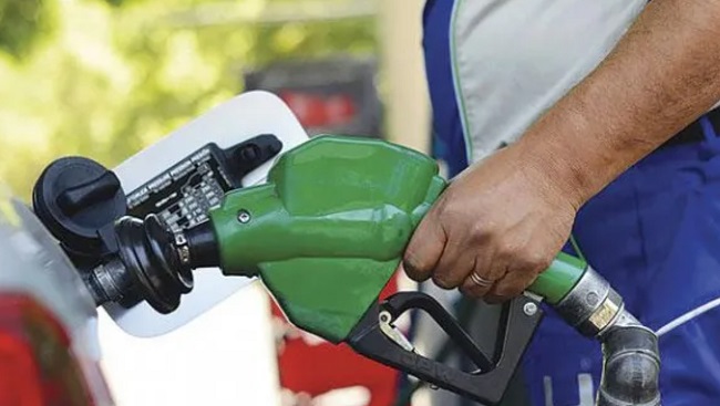 Industria y Comercio mantiene invariables los precios de los combustibles
