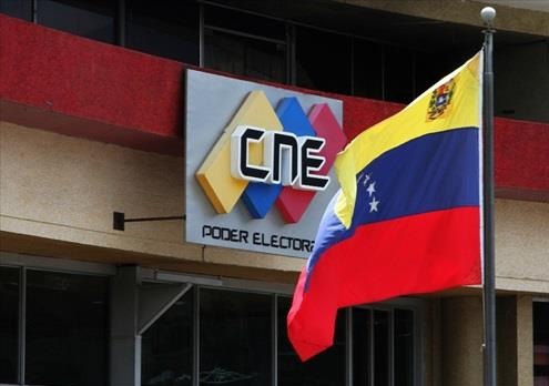 VENEZUELA: Investigan a cuatro candidatos a comicios noviembre