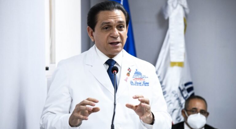 Ministro de Salud asegura letalidad del dengue es más baja que la del año pasado