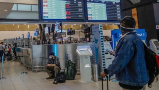 OMS critica restricciones de viaje por variante ómicron y pide apoyo para África