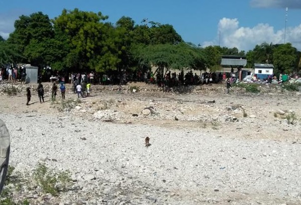 Autoridades de Haití impiden a sus ciudadanos acudir al mercado de Pedernales