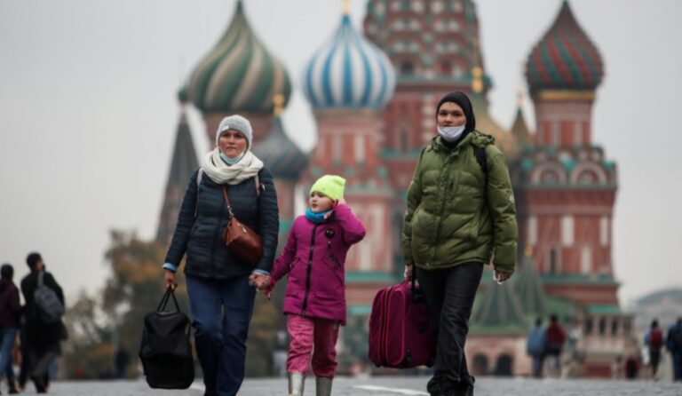 Rusia vuelve a superar los 34, 000 contagios diarios por Covid-19