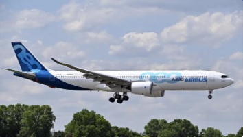 Francia suspende los vuelos procedentes de África meridional por nueva variante