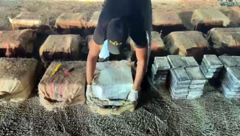 Apresan 4 hombres con 675 paquetes de cocaína próximo a las costas de San Pedro de Macorís