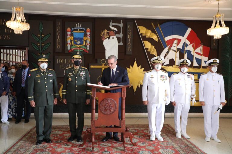 Abinader: “Me siento orgulloso de las Fuerzas Armadas, de su integridad del trabajo, la dedicación, patriotismo y ética de sus miembros”