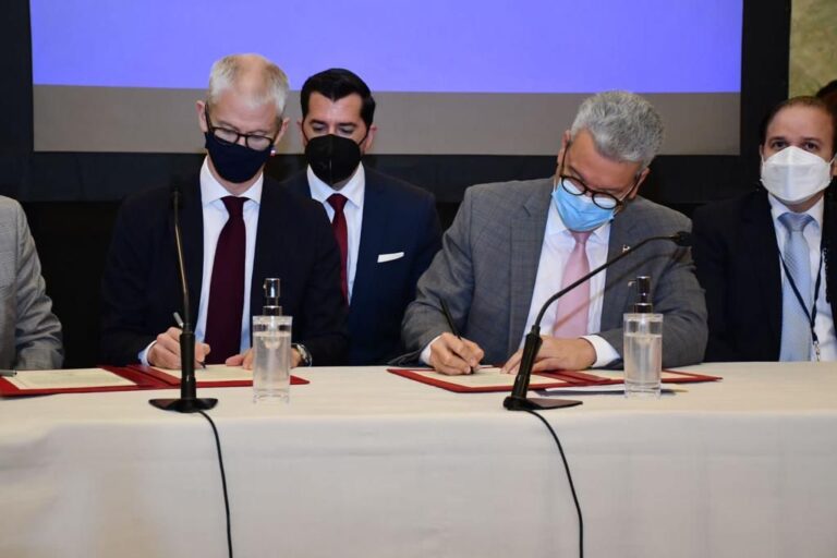Francia y República Dominicana firman acuerdos históricos para el desarrollo del sistema de transporte masivo