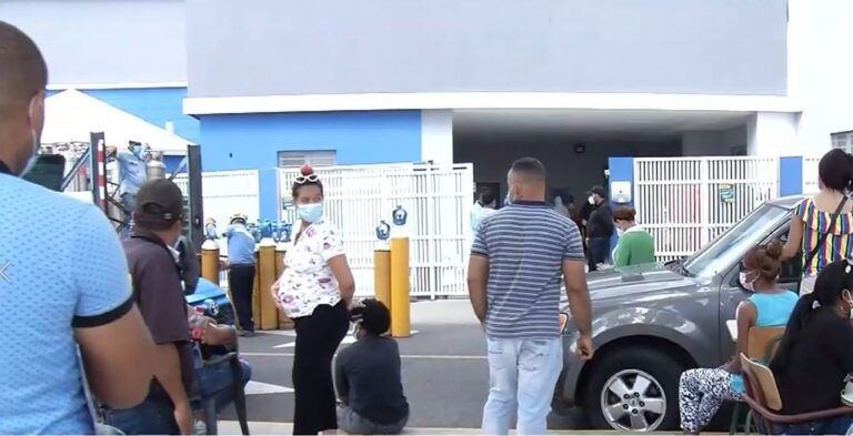 Casos de contagio de Covid siguen bajando en República Dominicana