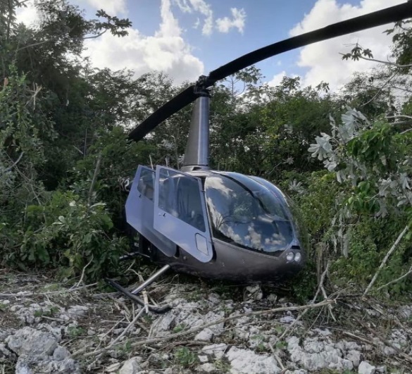 Un helicóptero de Helidosa aterriza de emergencia en la región Este