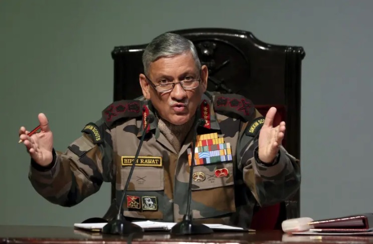 Fallece en accidente aéreo el jefe del Estado Mayor de Defensa de la India