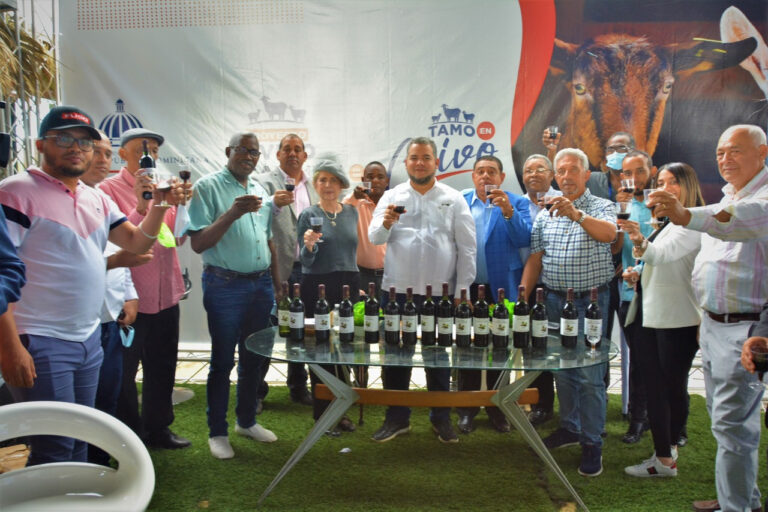 Gobierno apoyará productores de vino Neyba y adquirirá producción a través de Inespre