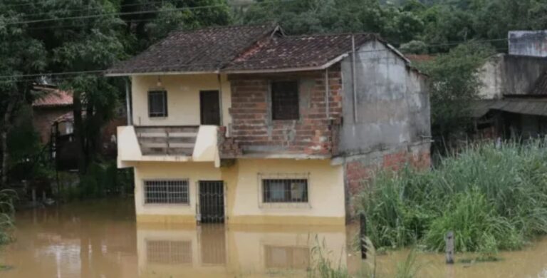 Al menos 18 muertos y unos 16 mil damnificados por las lluvias en Brasil