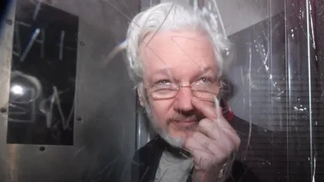 Creador de WikiLeaks sufre un derrame cerebral en prisión