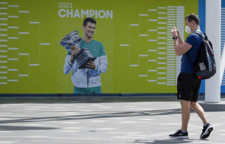 Djokovic es nuevamente detenido en Australia; El serbio se afronta a una deportación