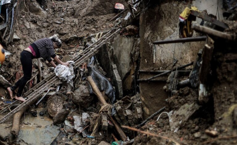 Tragedia por lluvias en Río de Janeiro supera el centenar de muertos
