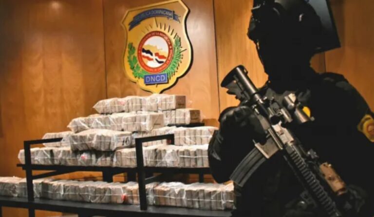 Video: Arrestan dos hombres con 250 paquetes presumiblemente cocaína en SPM