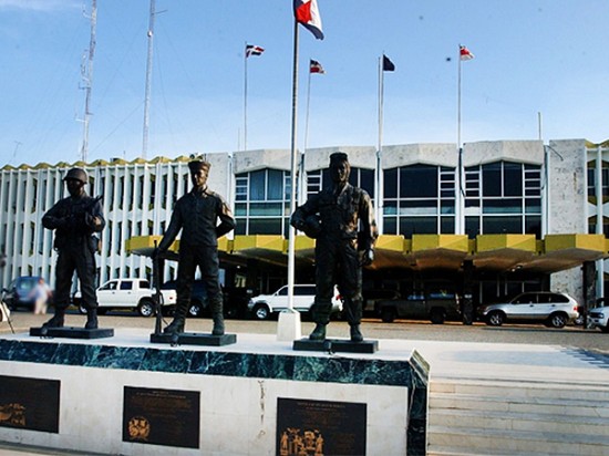 Ministerio de Defensa pensiona a 3 mil militares, entre ellos 429 generales y oficiales