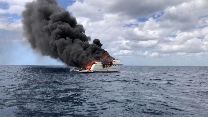 Armada rescata doce ocupantes de una  embarcación panameña cerca de Bayahíbe