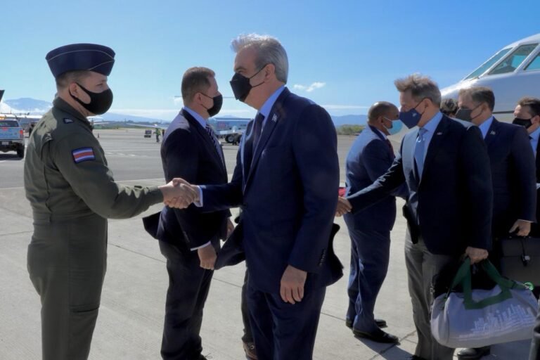 Presidente Luis Abinader llegó a San José, de Costa Rica