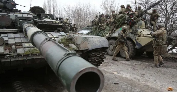 Ucrania y Rusia acuerdan un alto al fuego temporal y establecerán corredores humanitarios