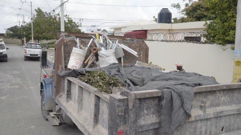 Ayuntamiento Santo Domingo Este sanciona choferes que lanzaron 5 volteos de escombros en las vías públicas