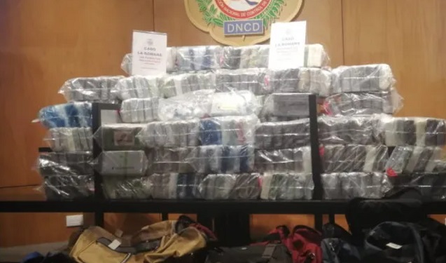 Miembros DNCD y la Armada ocupan 290 paquetes de cocaína en La Romana