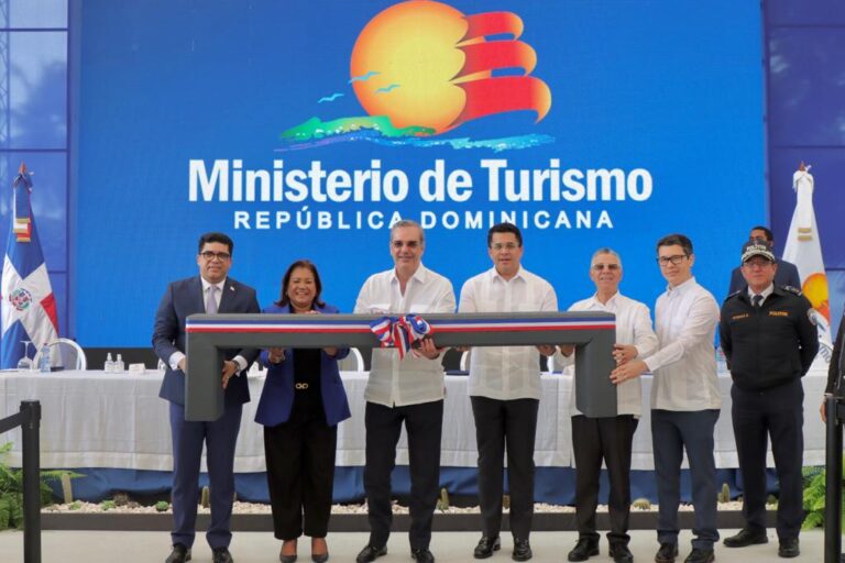 Presidente Abinader deja iniciados trabajos mejoramiento Malecón SDE con inversión aproximada de RD$ 500 millones