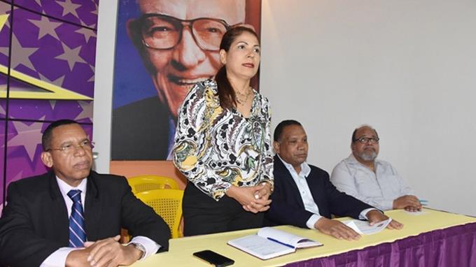 El PLD juramenta a Maribel Acosta en su comité político, será la sustituta de Rafael Paz