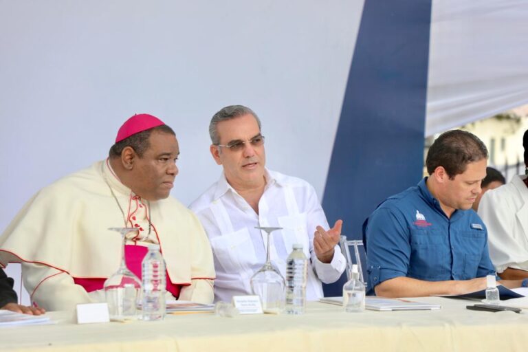 Obispo Castro Marte afirma visitas del presidente Abinader aportan desarrollo a la región